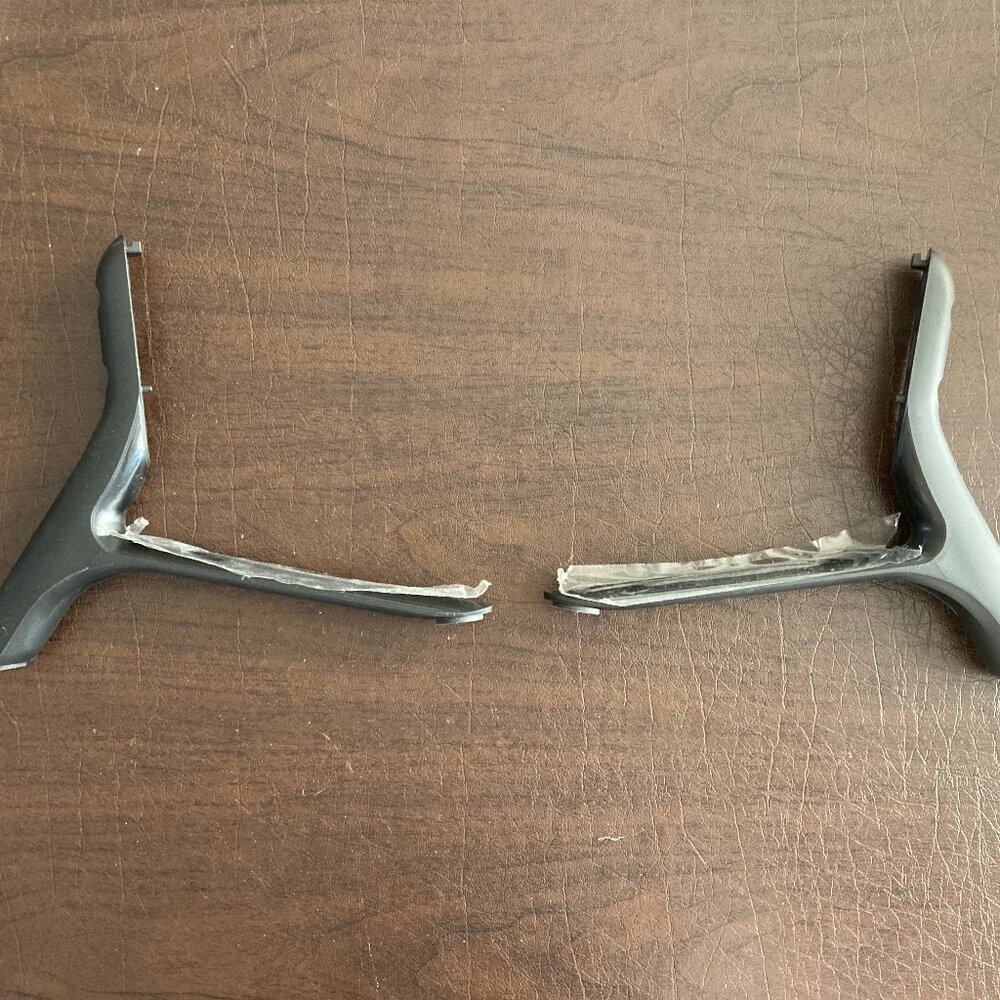 UNUSED LG Flat Screen TV LEGS (no TV included) - Picture 2 of 4